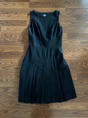 Ann Taylor Women's Black 100% Wool Sleeveless Fit & Flare Pleated Dress Size 10